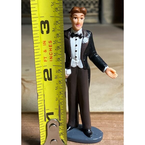 Anastasia Collectible Figure Elegant Escort Dimitri - Picture 8 of 9